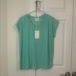 Andree By Unit Seafoam V-Neck Waffle Tee - Size L